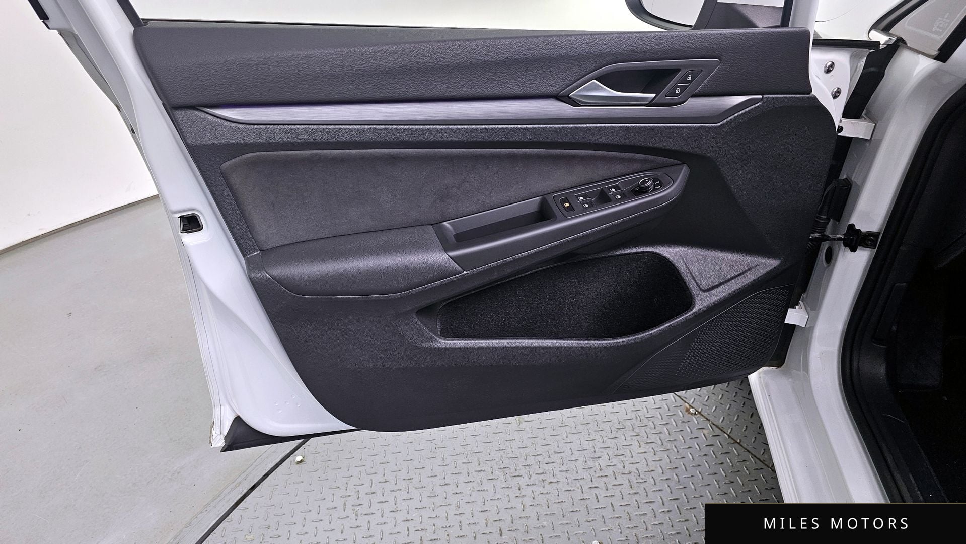Volkswagen Golf 2023 — миниатюра 14