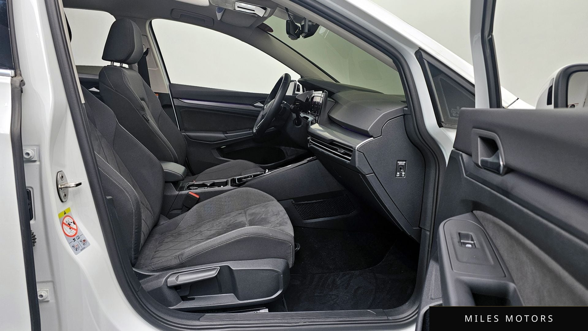 Volkswagen Golf 2023 — миниатюра 16