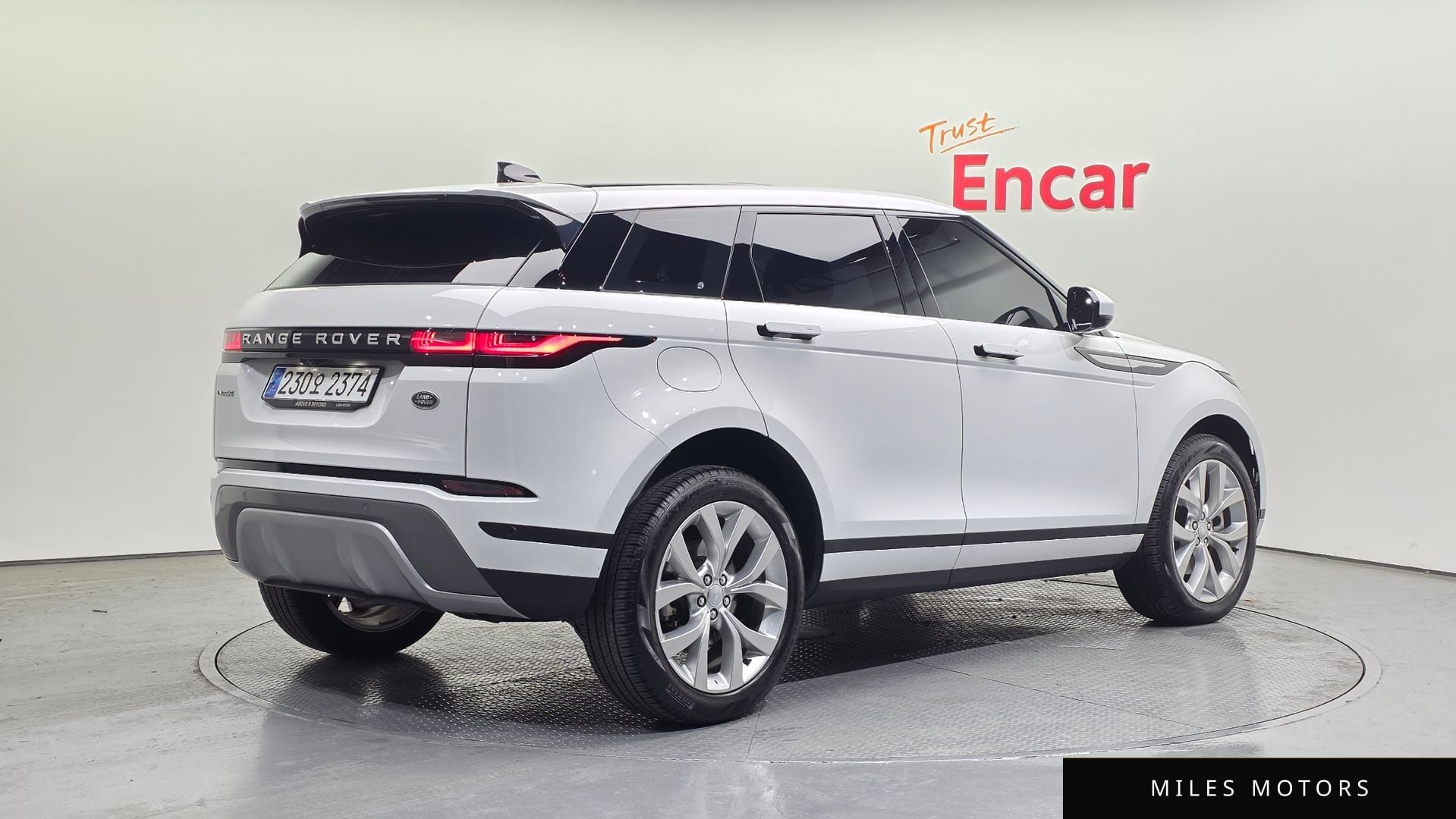 Land Rover Range Rover Evoque 2023 — миниатюра 2