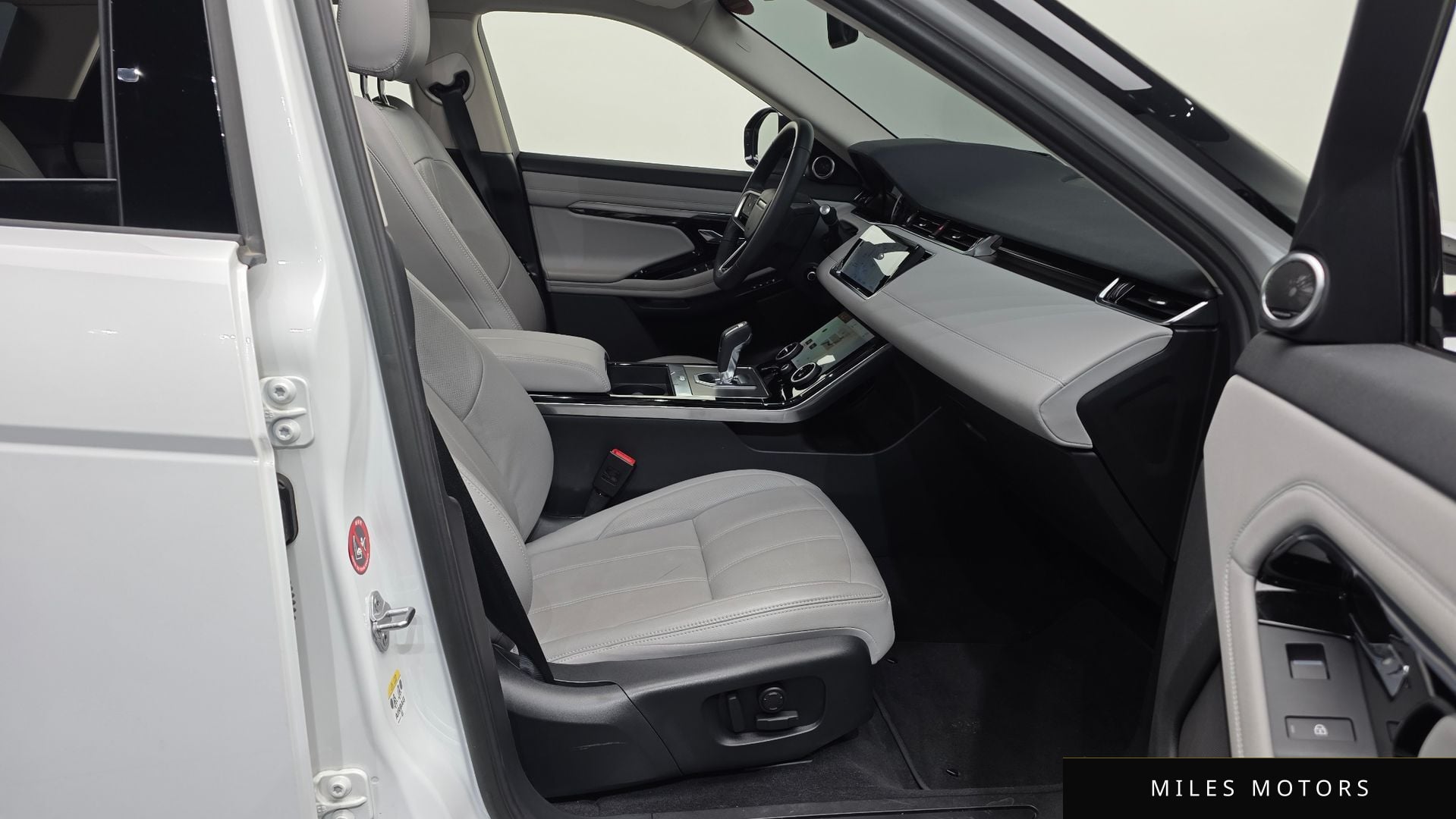 Land Rover Range Rover Evoque 2023 — миниатюра 11