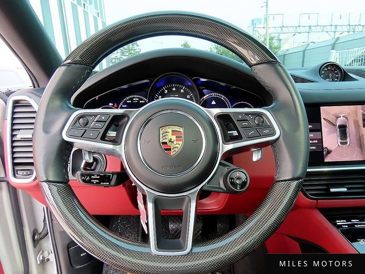 Porsche Cayenne 2021 — миниатюра 9