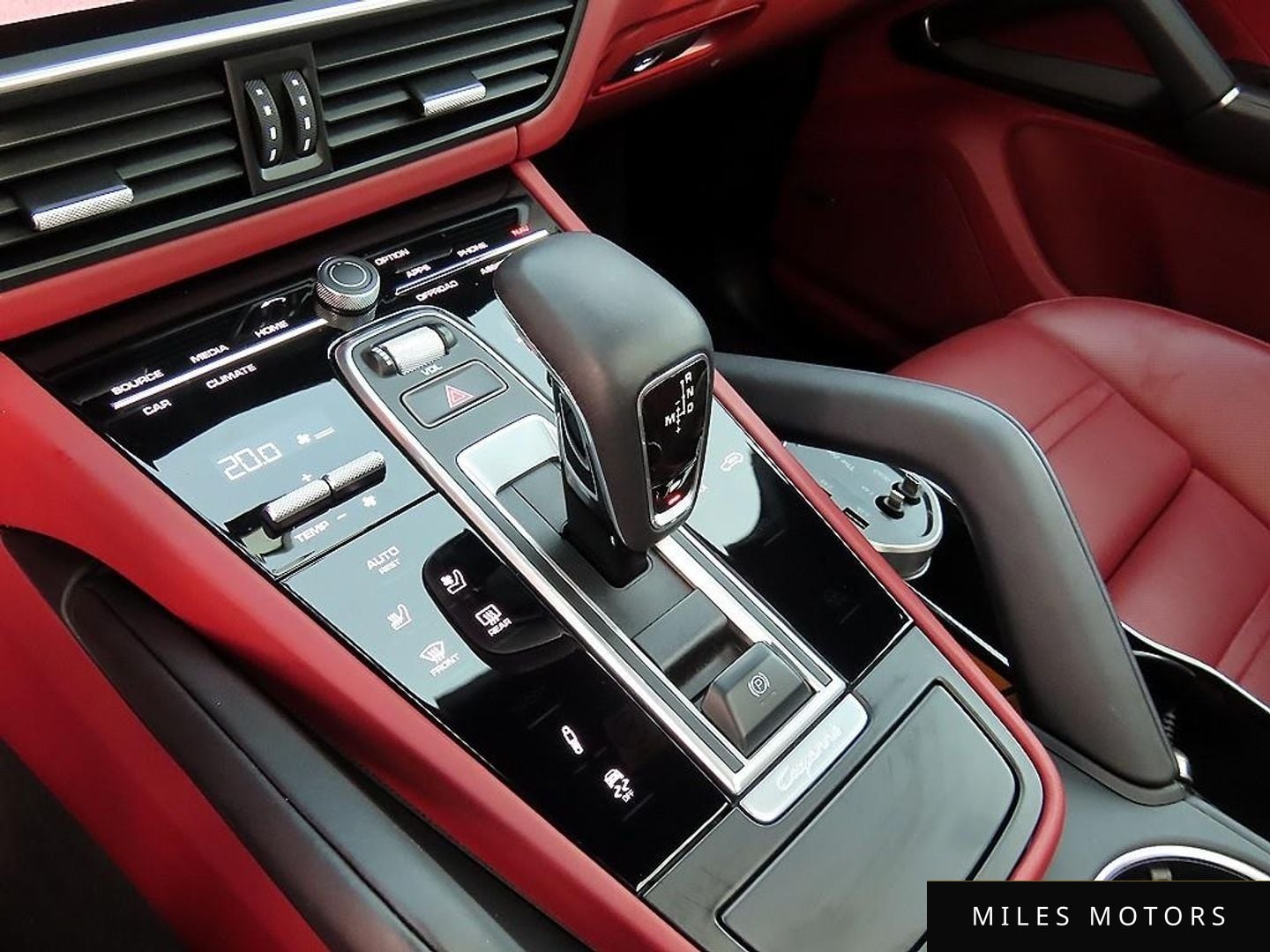 Porsche Cayenne 2021 — миниатюра 12
