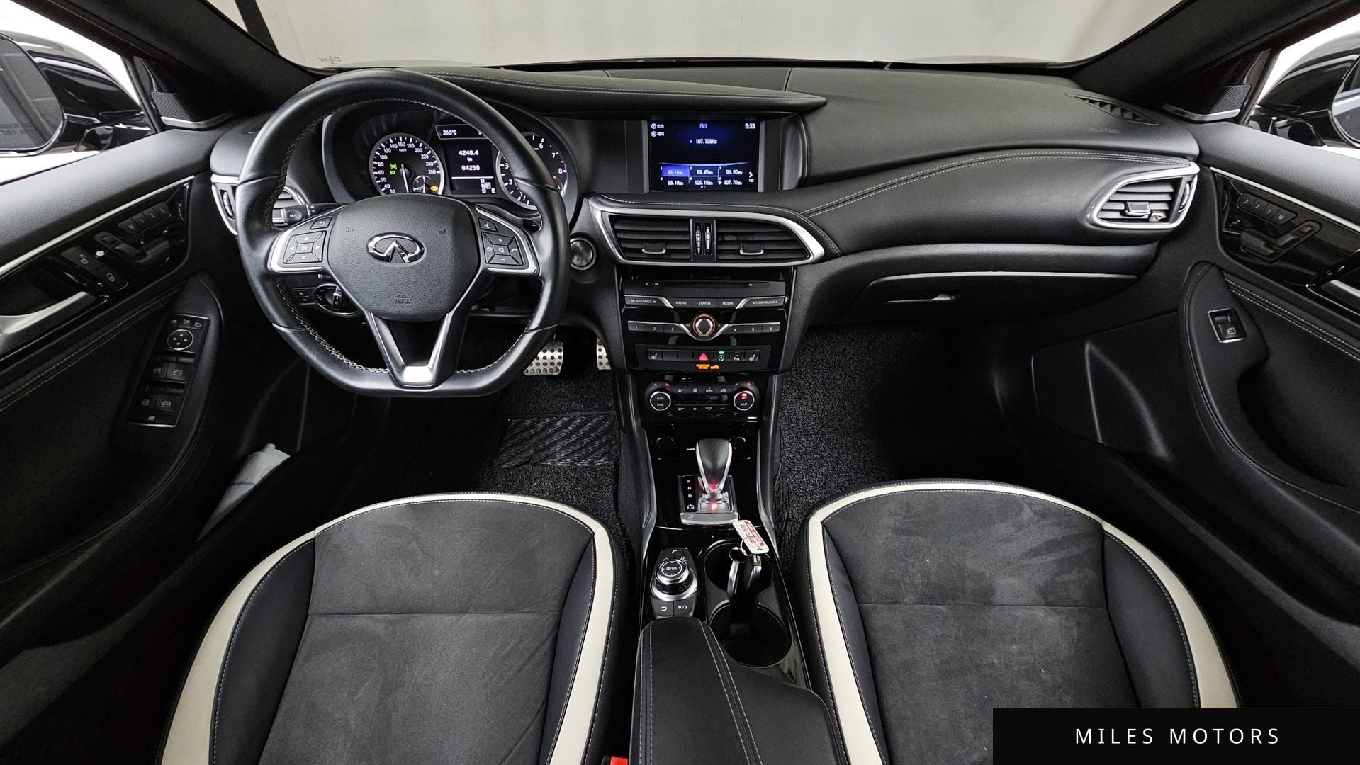 Infiniti Q30 2017 — миниатюра 10