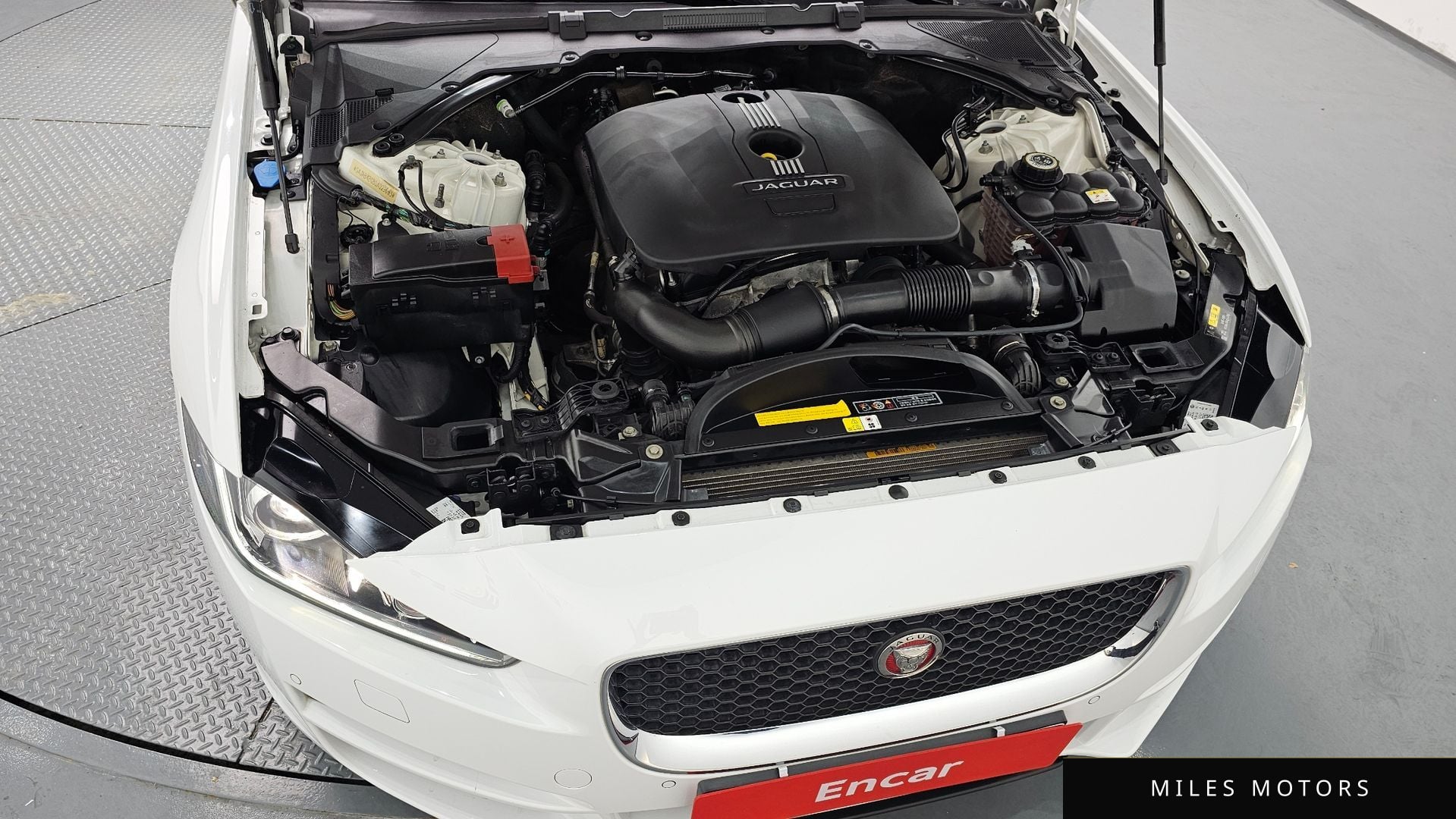 Jaguar XE 2016 — миниатюра 6