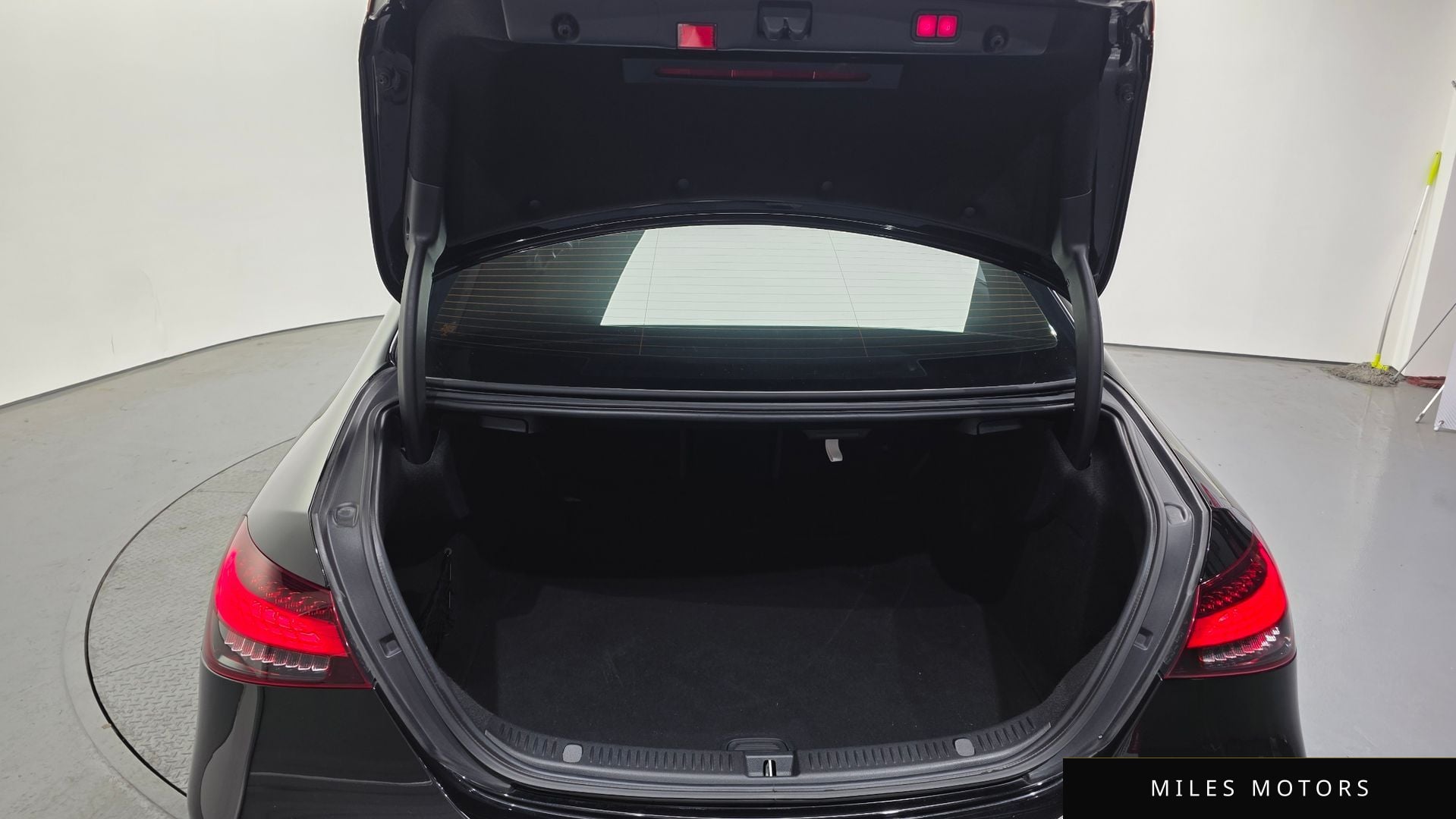 Mercedes-Benz E-클래스 W213 2022 — миниатюра 20