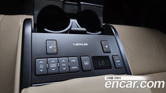 Лексус ES300h 2019 — миниатюра 18