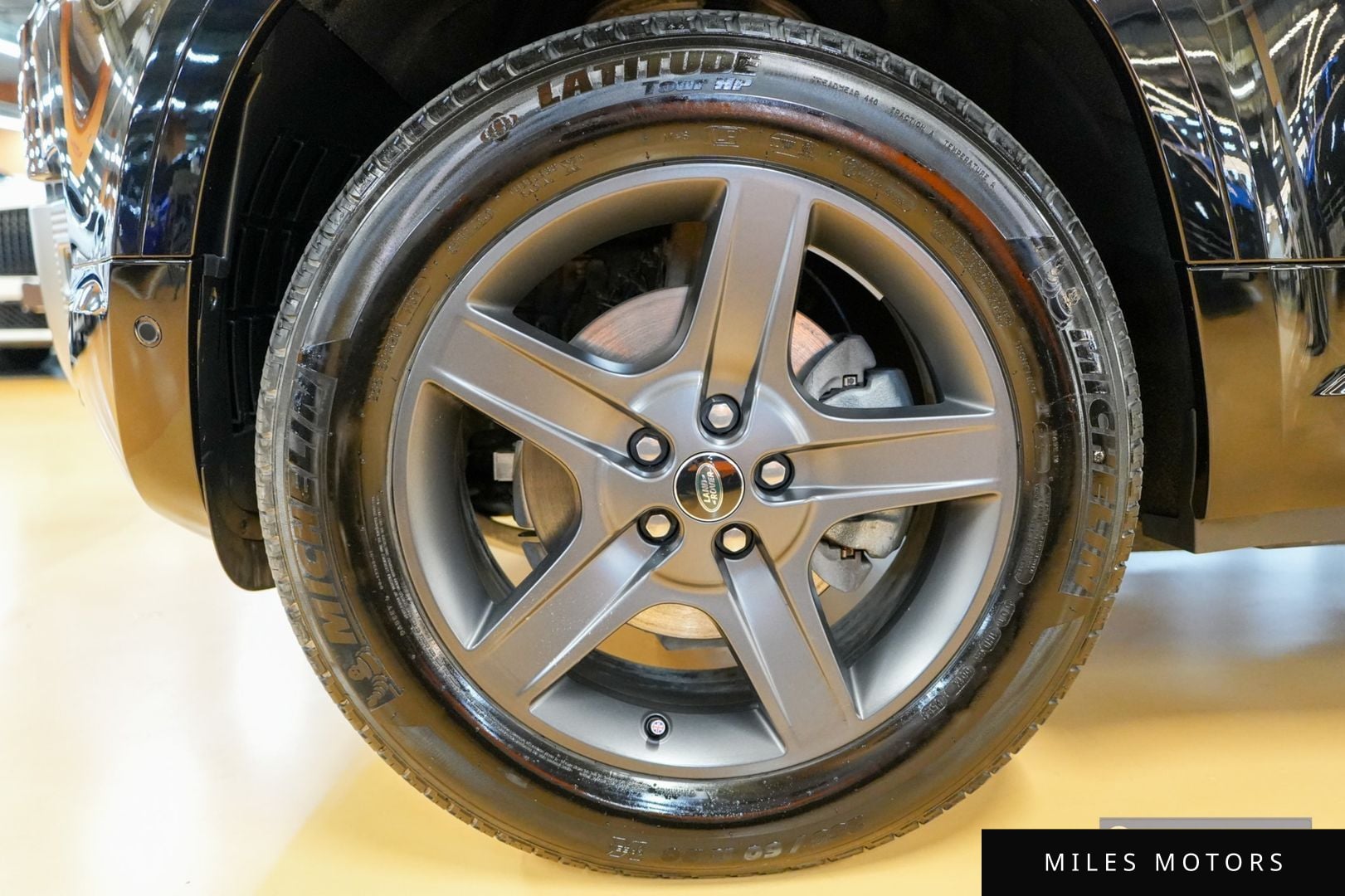Land Rover Defender 2024 — миниатюра 5