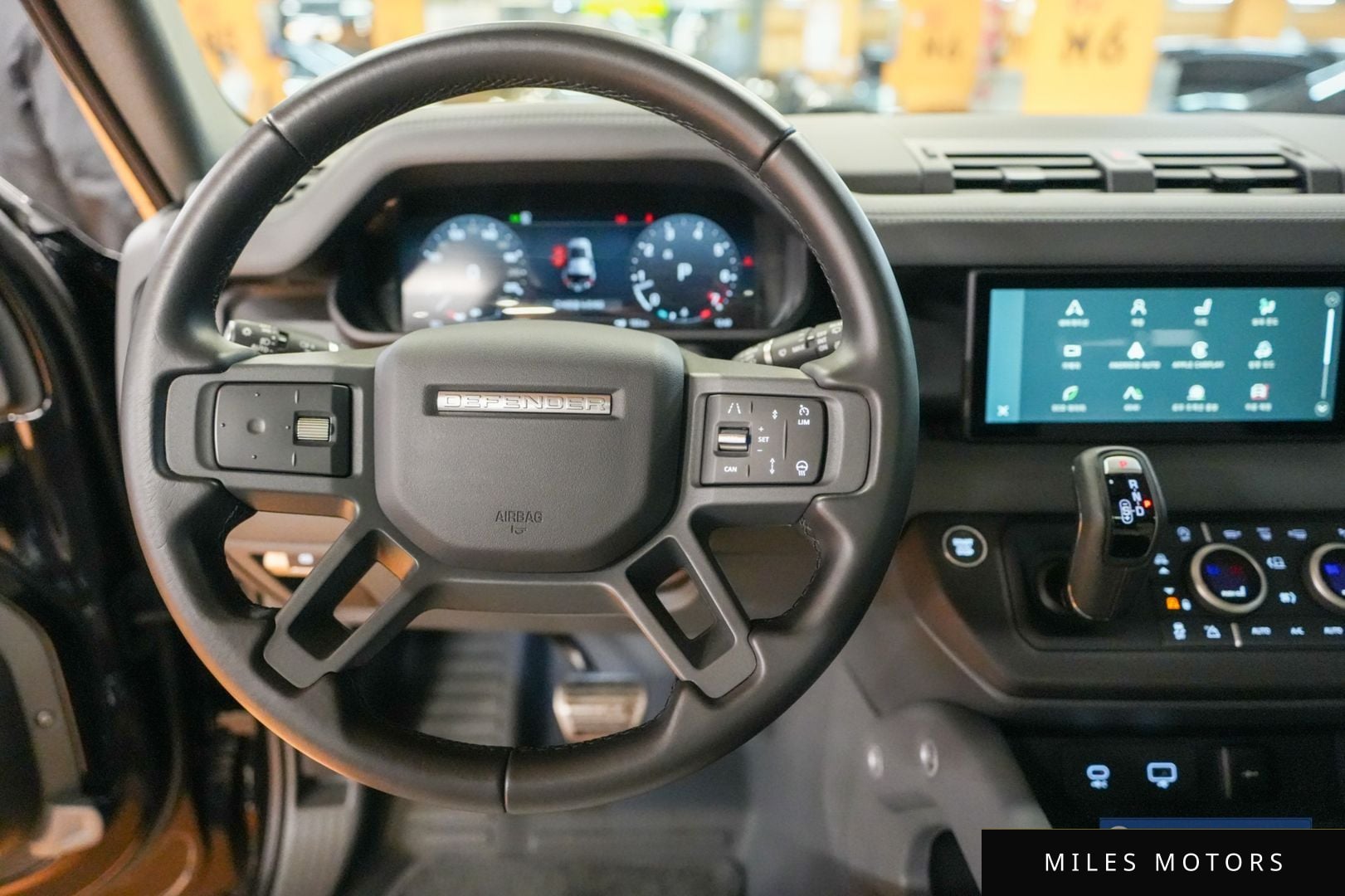 Land Rover Defender 2024 — миниатюра 8
