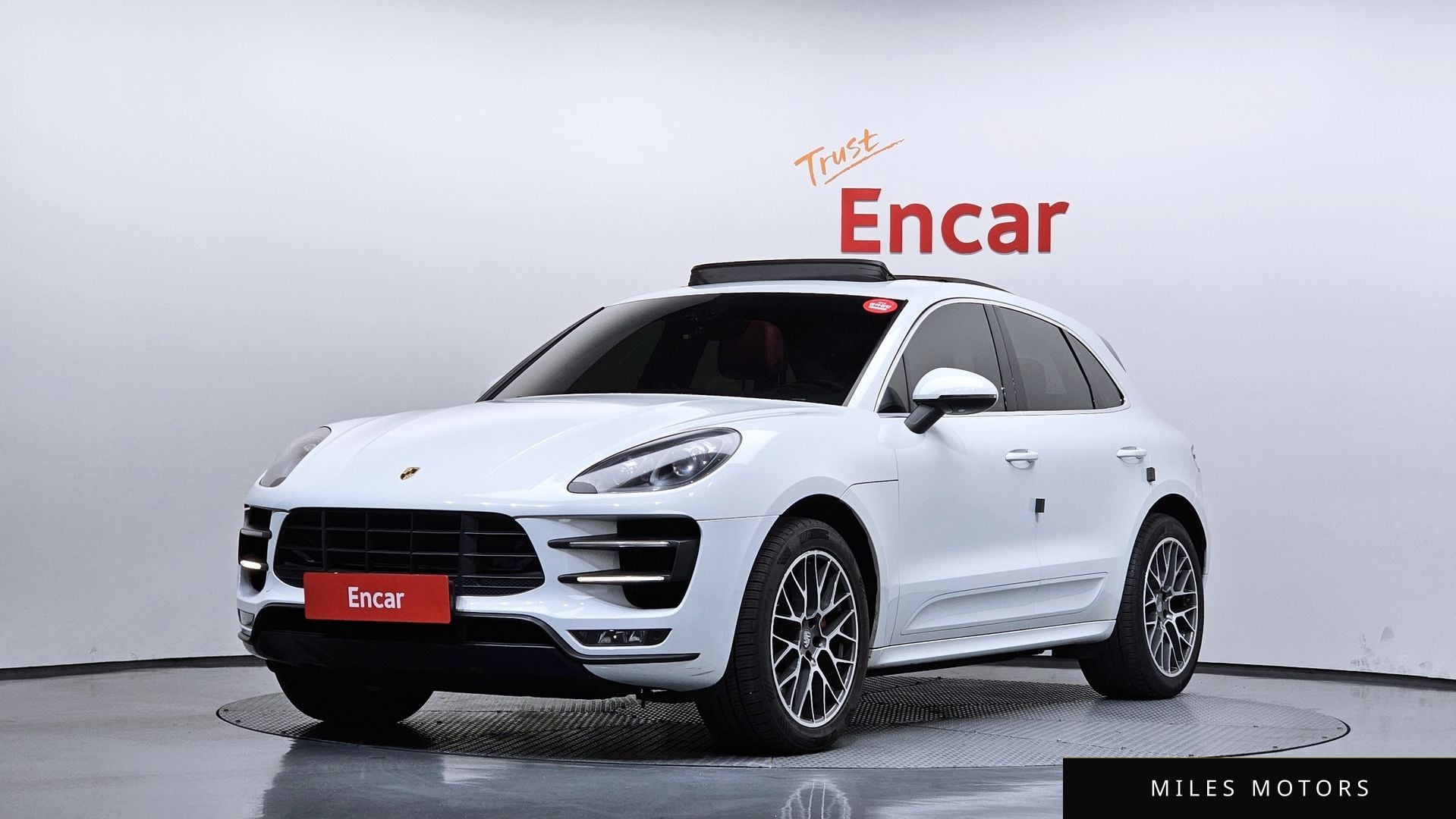 Porsche Macan 2016 — фото 1 из 12