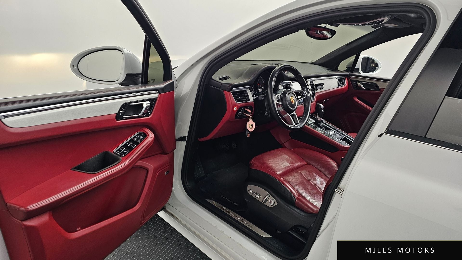 Porsche Macan 2016 — миниатюра 10