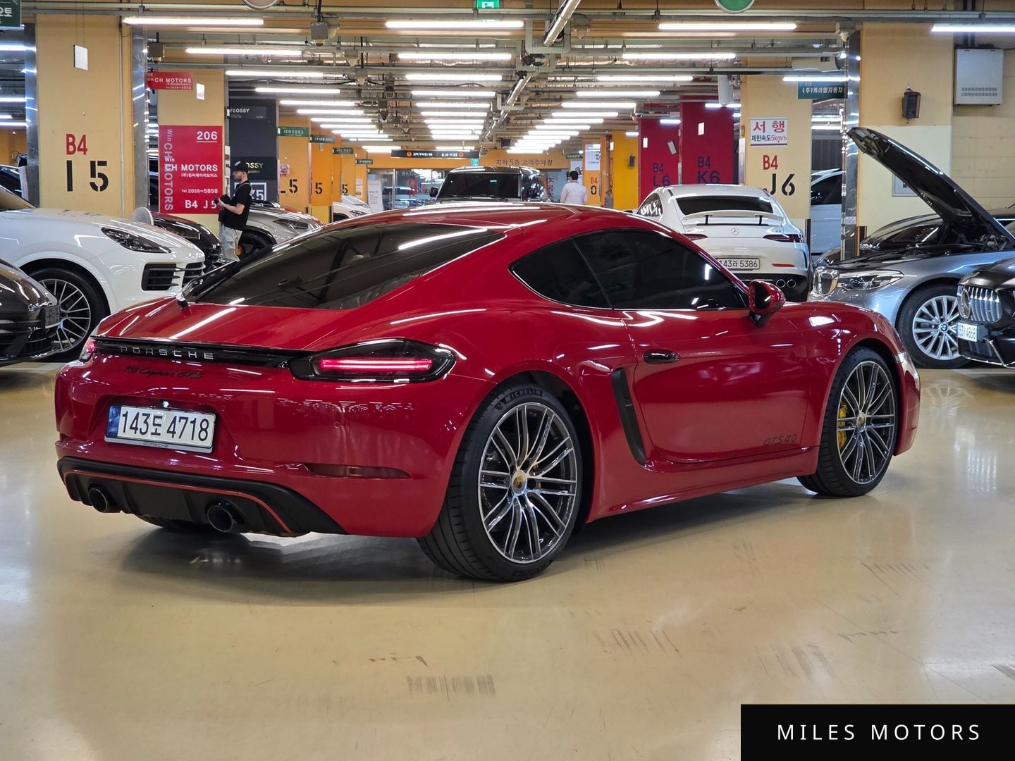 Porsche 718 카이맨 2021 — миниатюра 2