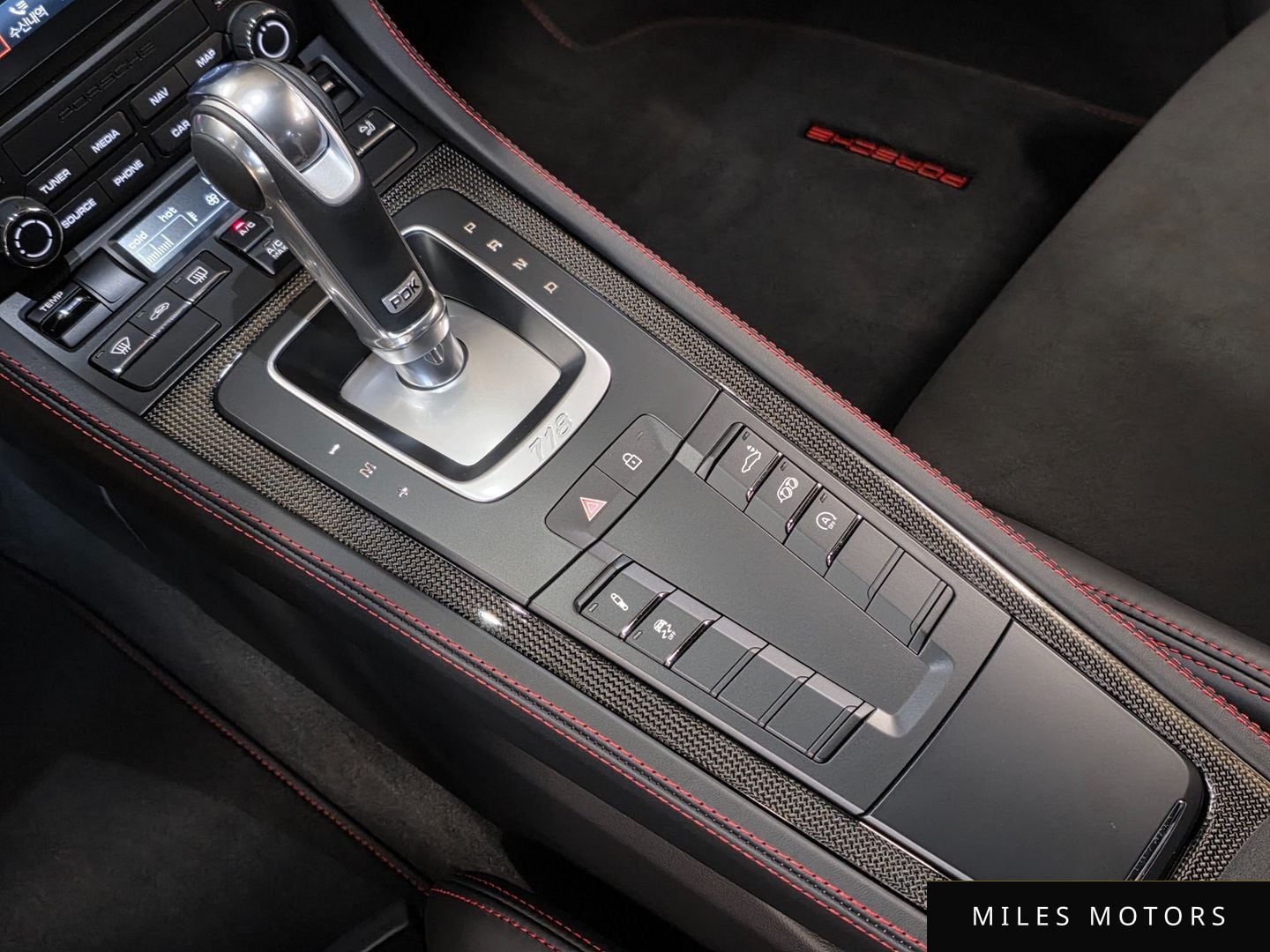 Porsche 718 카이맨 2021 — миниатюра 13