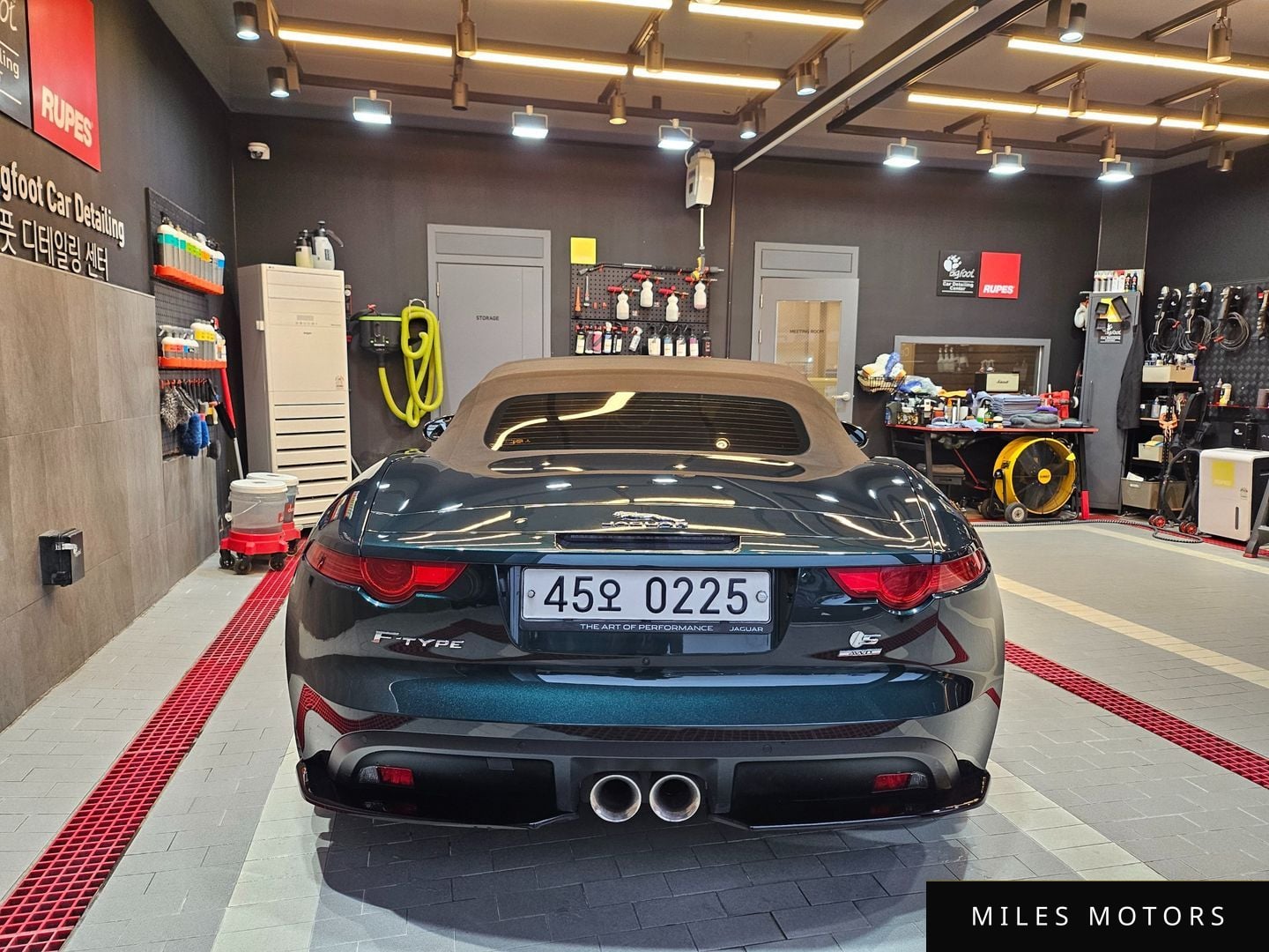 Jaguar F-TYPE 2017 — миниатюра 7