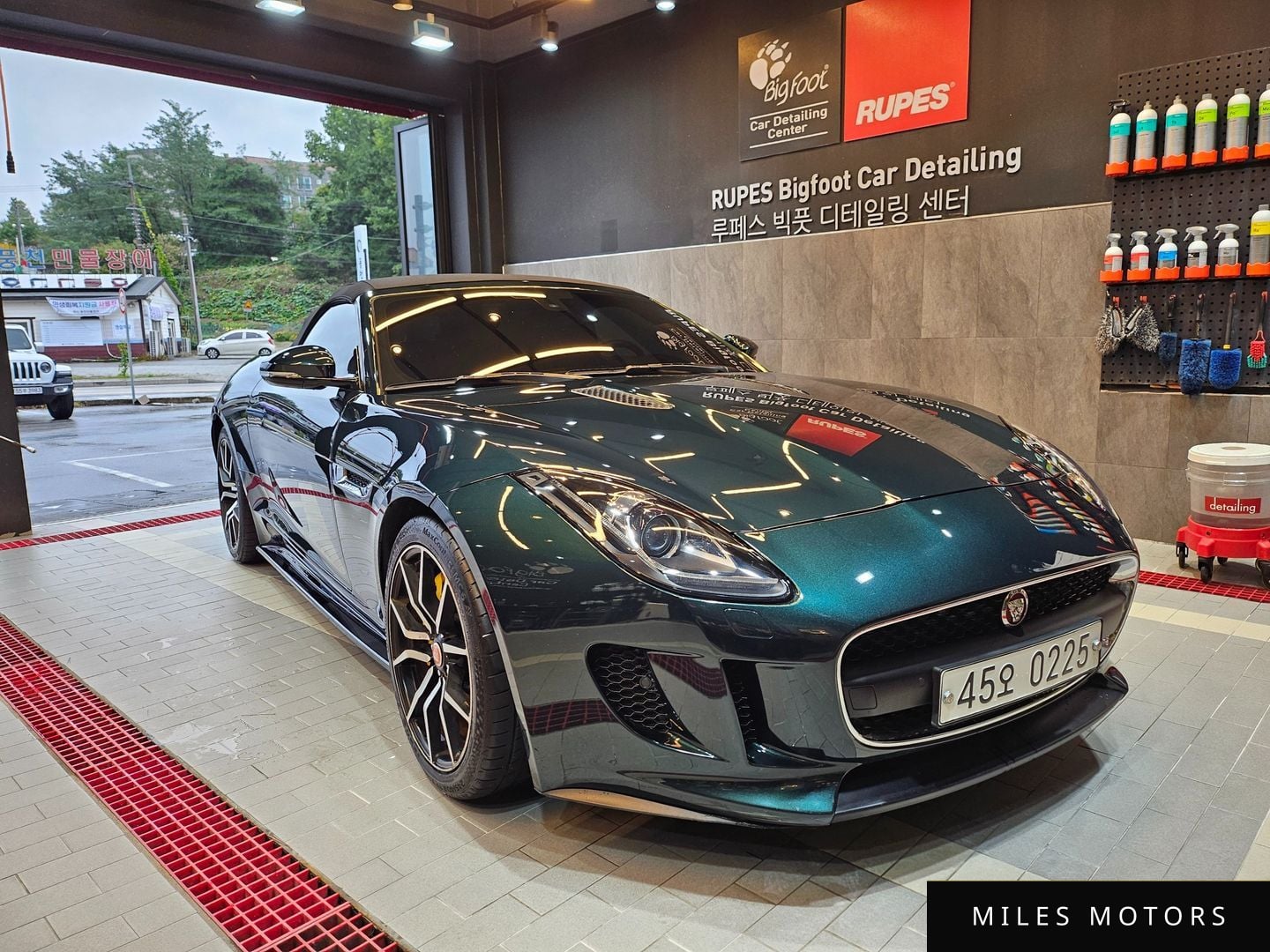 Jaguar F-TYPE 2017 — миниатюра 10
