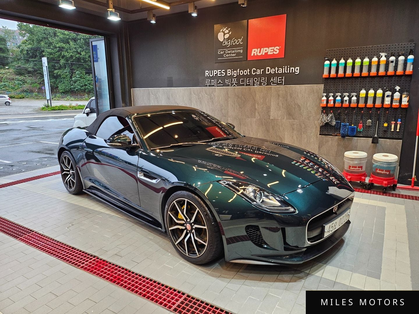 Jaguar F-TYPE 2017 — миниатюра 12