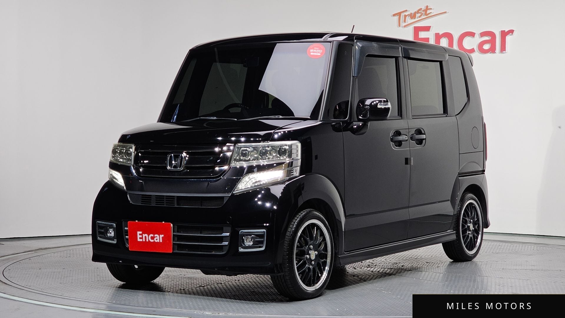 Honda N-BOX 2017 — фото 1 из 12
