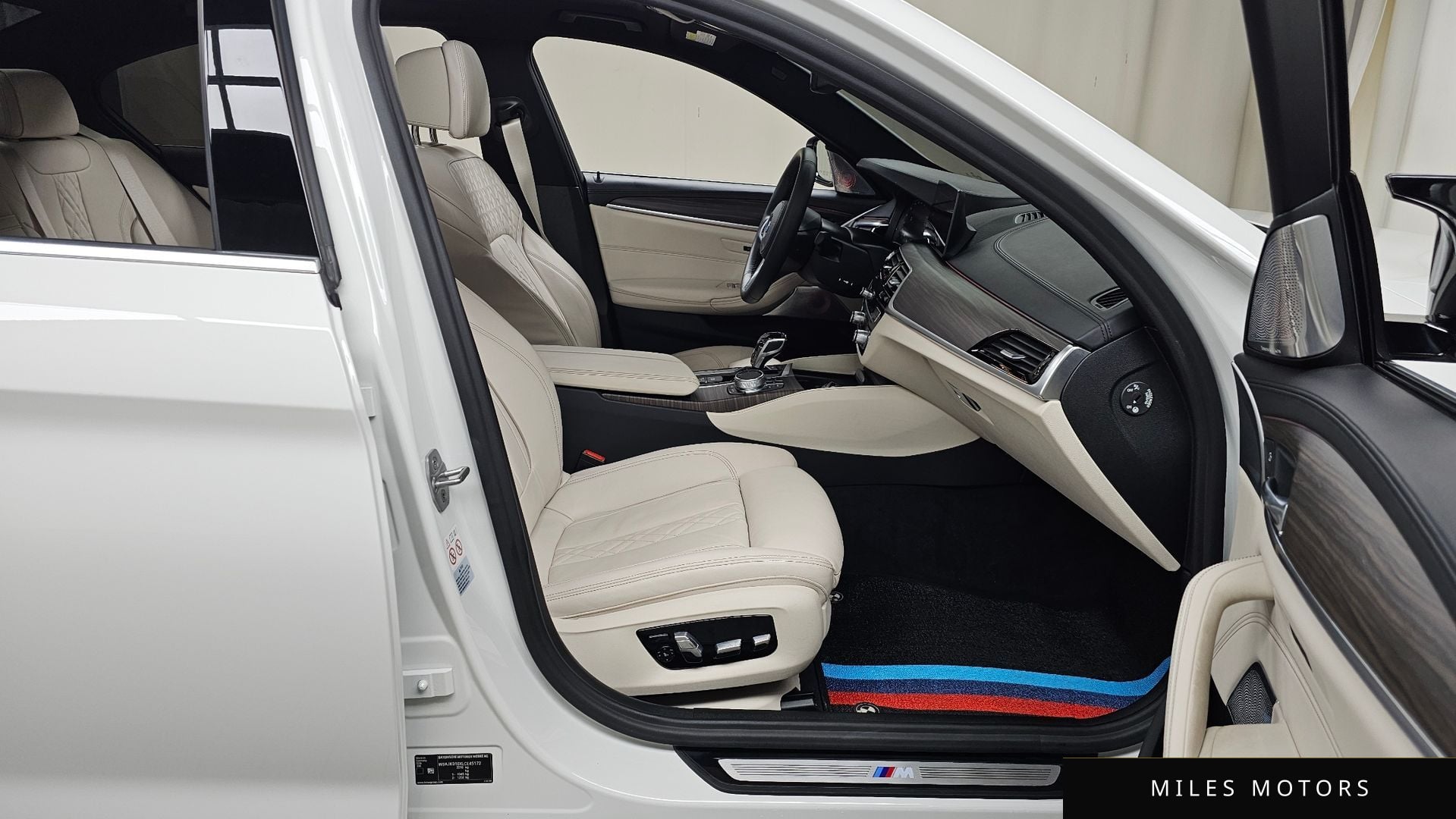 BMW 5시리즈 (G30) 2020 — миниатюра 17