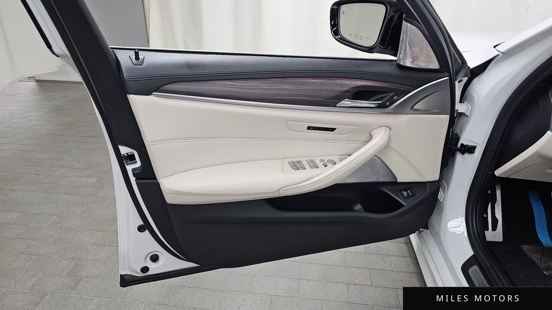 BMW 5시리즈 (G30) 2020 — миниатюра 14