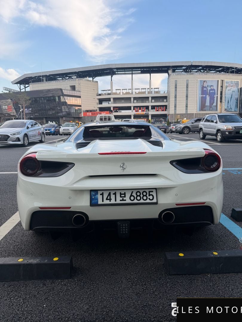 Ferrari 488 스파이더 2017 — миниатюра 4