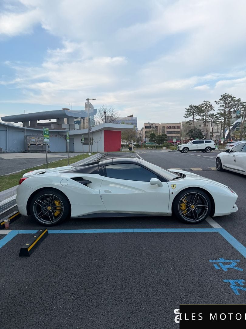 Ferrari 488 스파이더 2017 — миниатюра 5