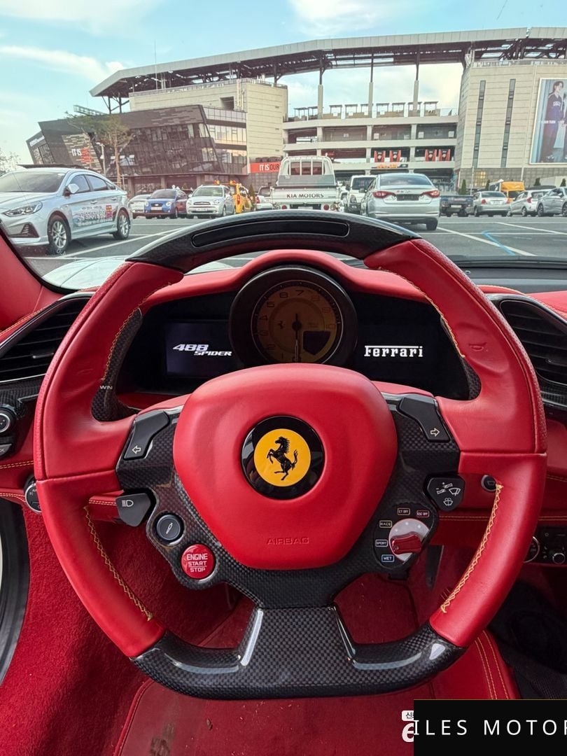 Ferrari 488 스파이더 2017 — миниатюра 9