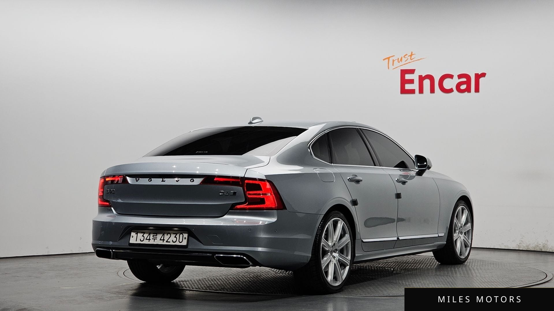 Volvo S90 2019 — миниатюра 2