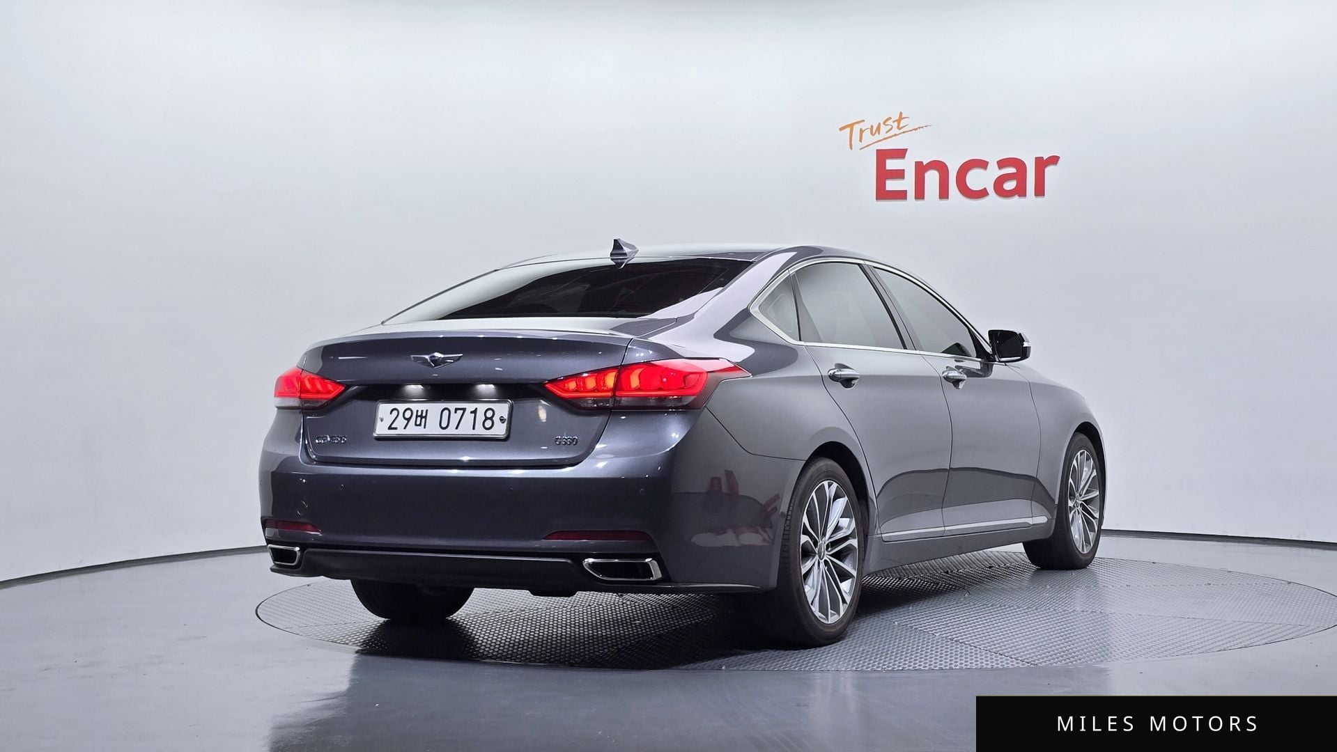 Hyundai Genesis 2016 — миниатюра 2