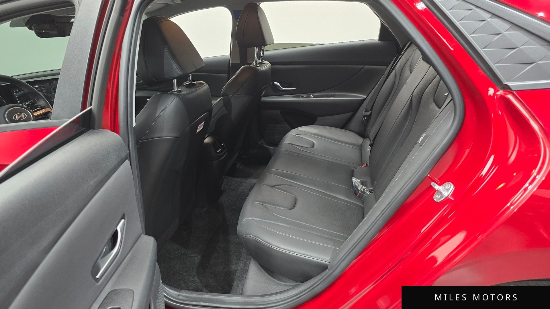 Hyundai 뉴 아반떼 (CN7) 2025 — миниатюра 18