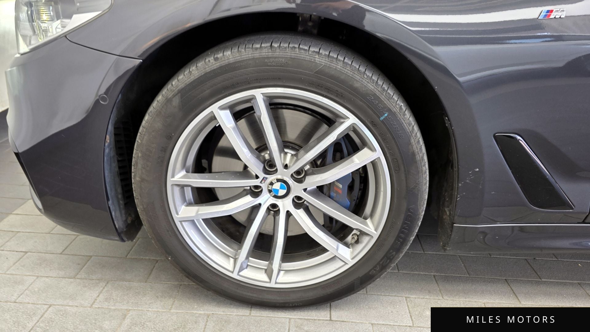BMW 5 Series (G30) 2017 — миниатюра 5