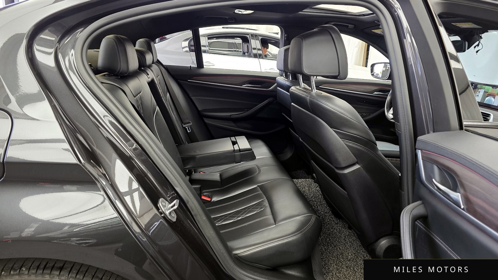 BMW 5 Series (G30) 2017 — миниатюра 12