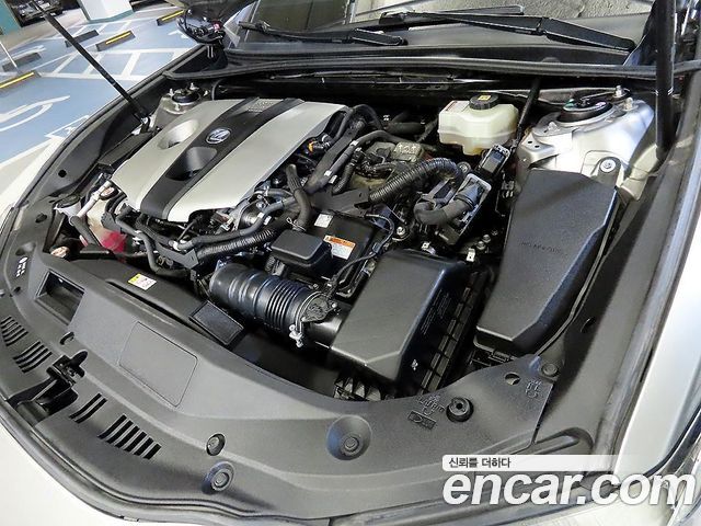 Лексус ES300h 2019 — миниатюра 23