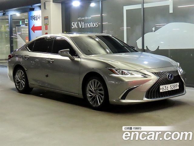 Лексус ES300h 2019 — миниатюра 26