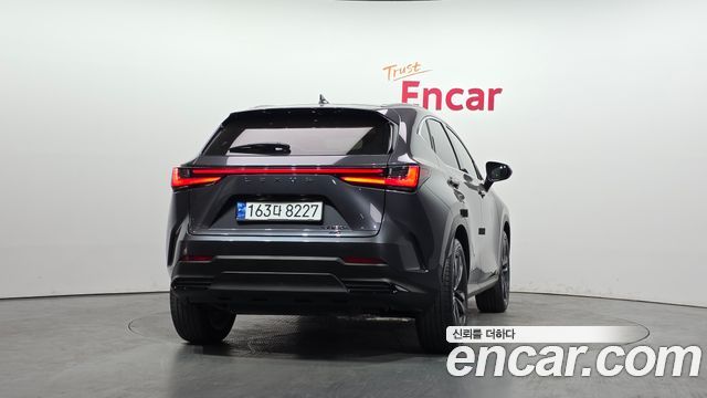 Лексус NX350h 2024 — миниатюра 4