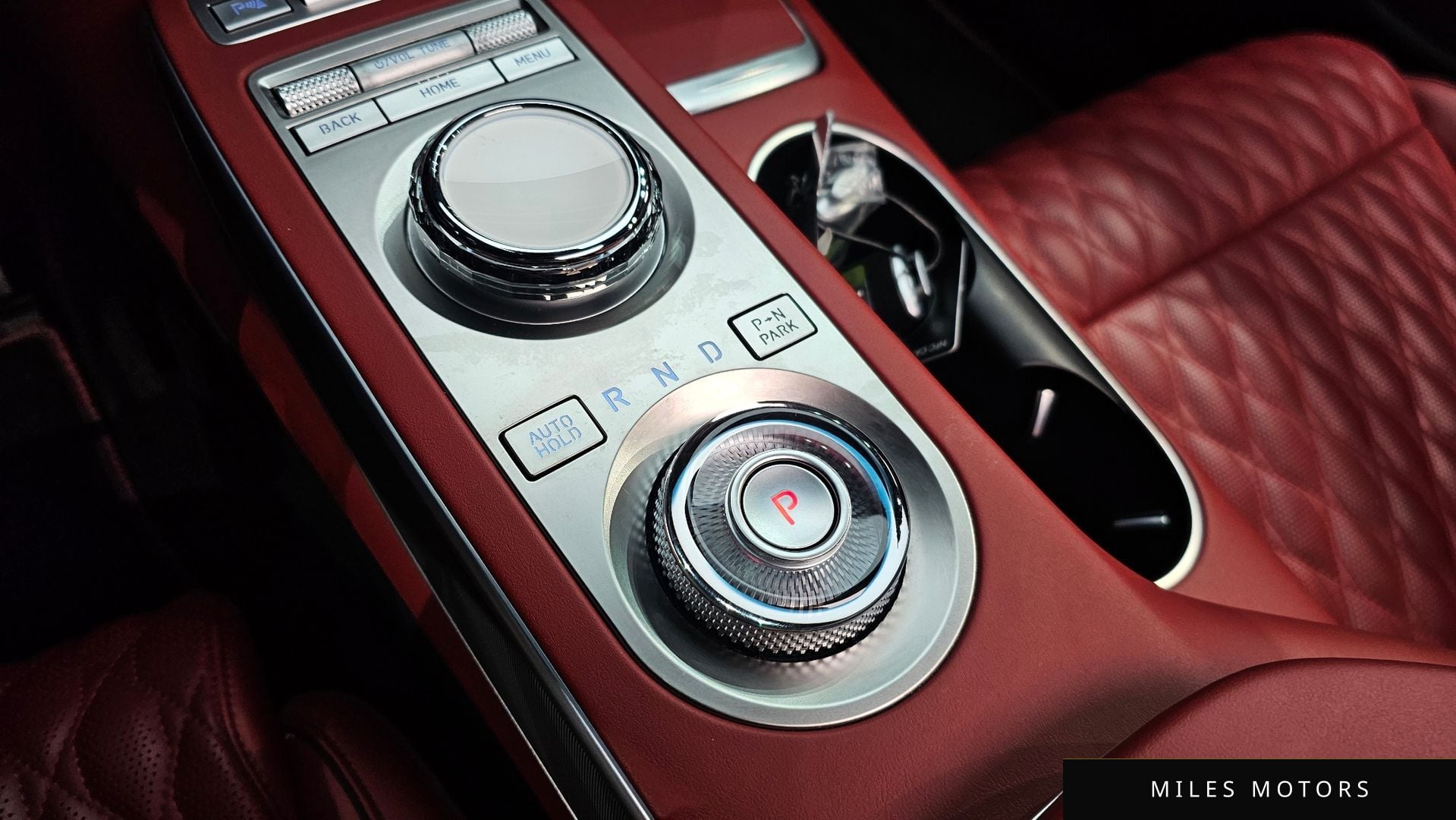 Genesis GV70 2023 — миниатюра 9
