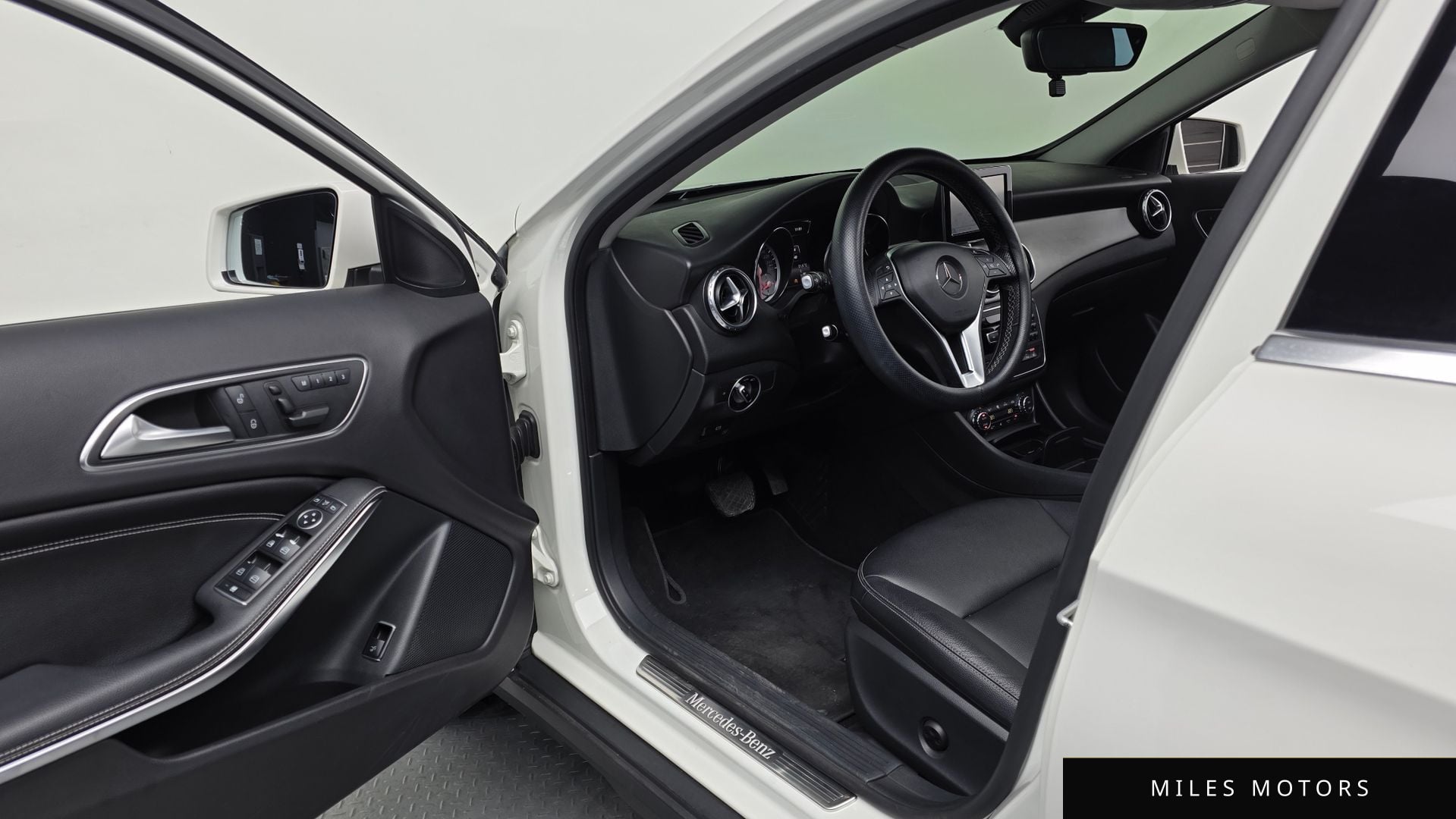 Mercedes-Benz GLA-Class X156 2015 — миниатюра 10