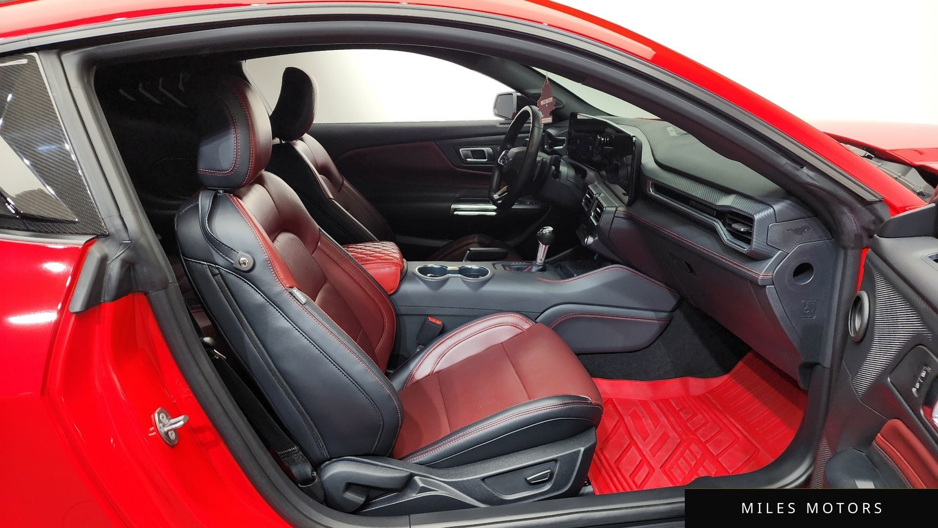 Ford 머스탱 2024 — миниатюра 17
