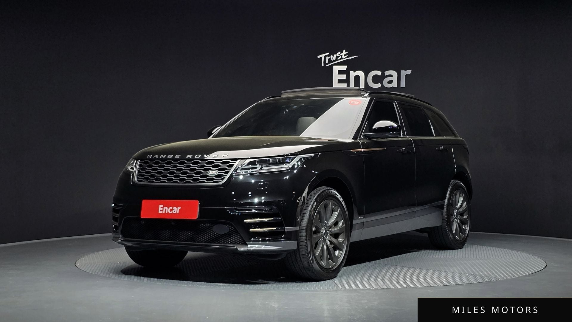 Land Rover Range Rover Velar 2019 — фото 1 из 12