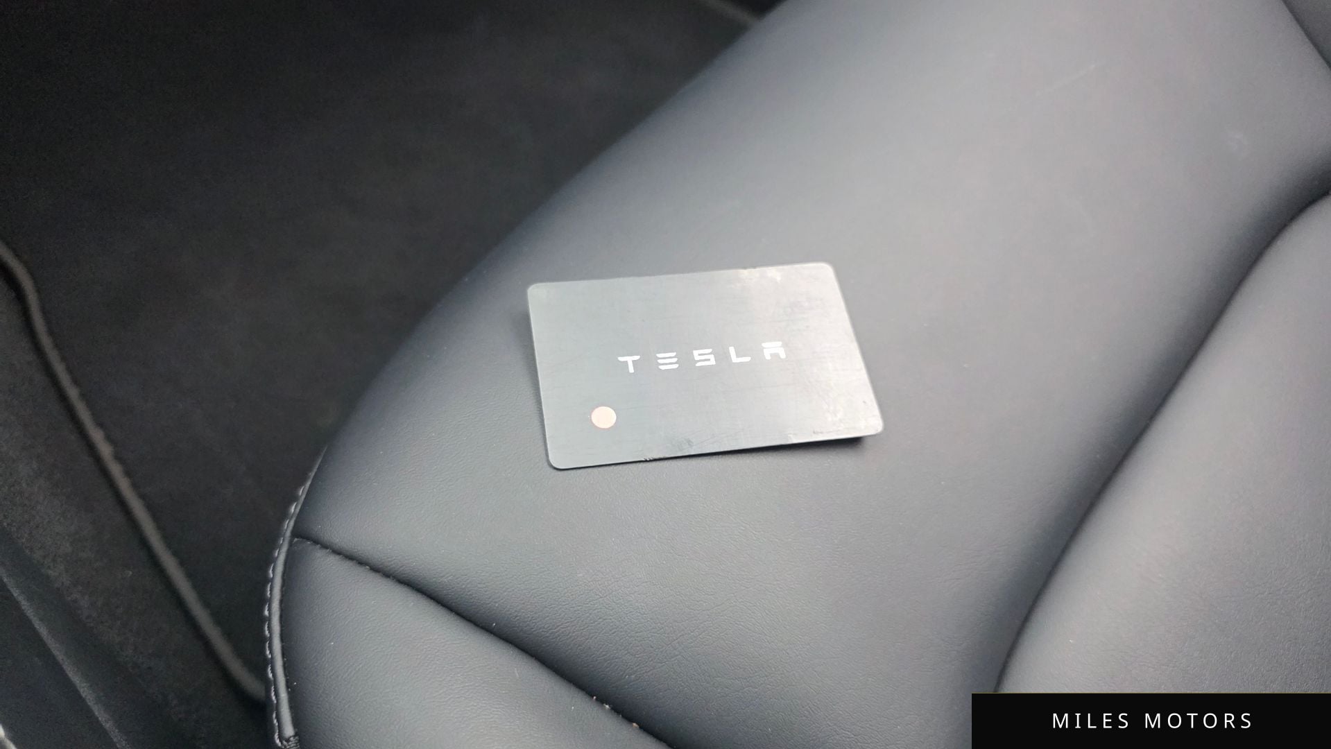 Tesla 모델 3 2022 — миниатюра 19