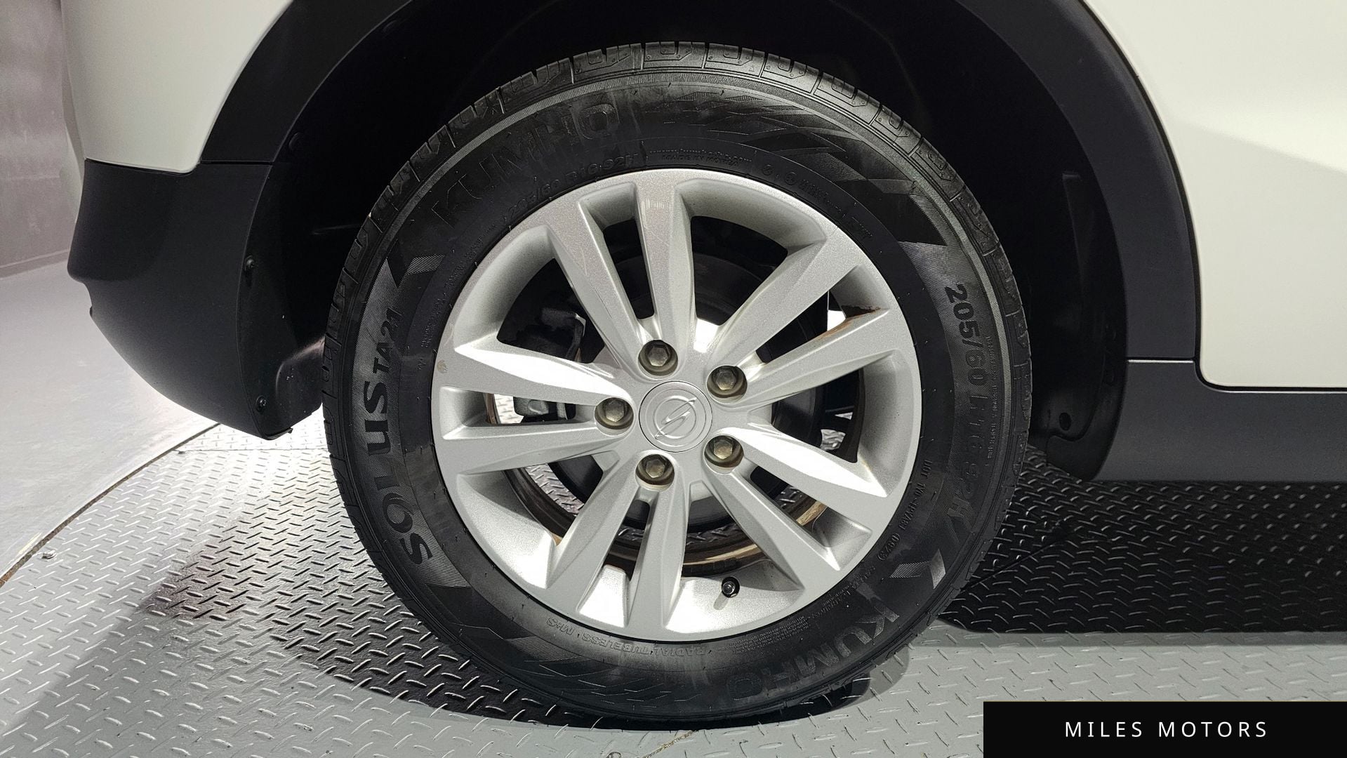 KG Mobility Tivoli 2015 — миниатюра 5