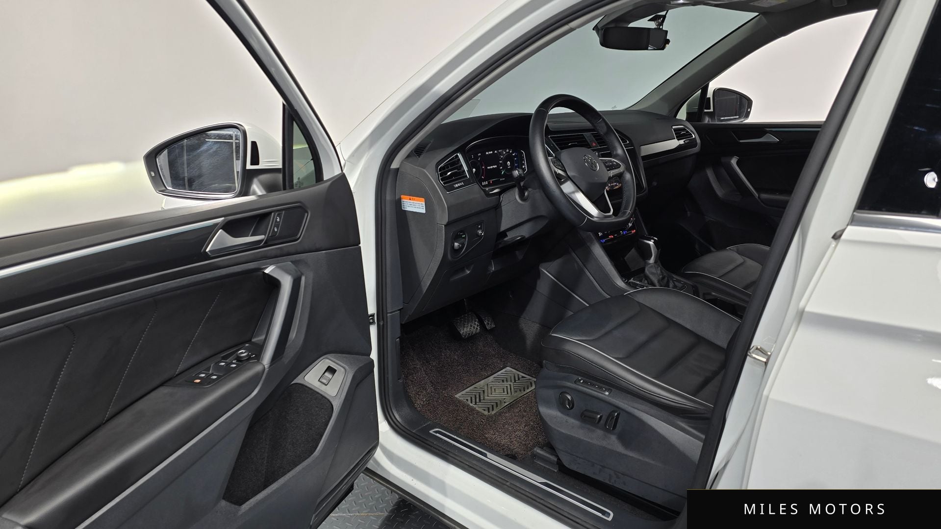 Volkswagen 티구안 2023 — миниатюра 10