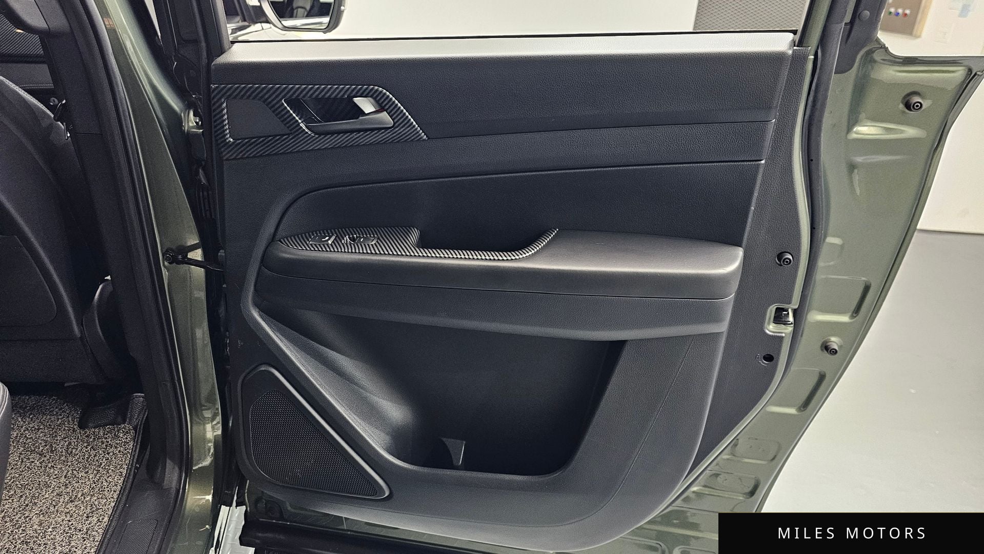 KG Mobility Rexton 2022 — миниатюра 15