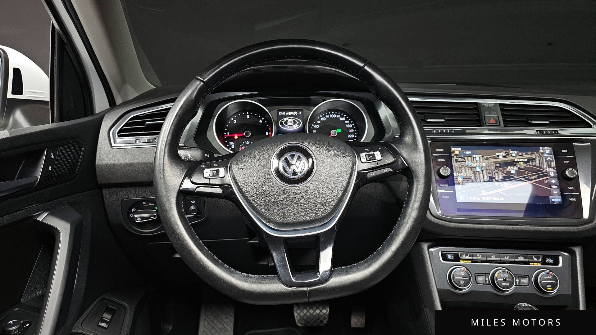 Volkswagen 티구안 2018 — миниатюра 18