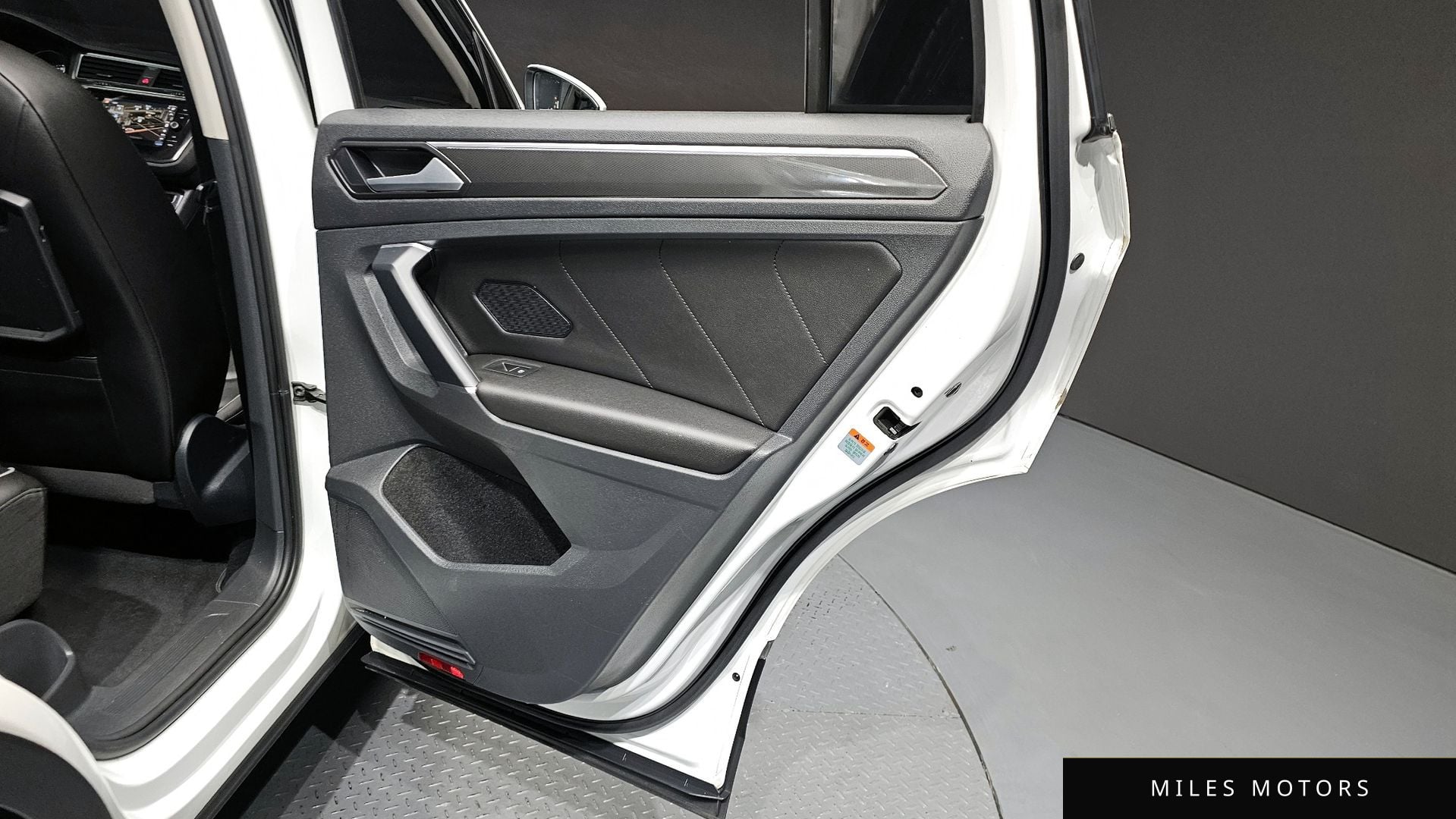Volkswagen 티구안 2018 — миниатюра 31