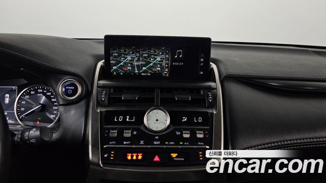 Лексус NX300h 2019 — миниатюра 19