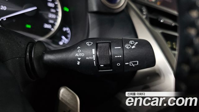 Лексус NX300h 2019 — миниатюра 24