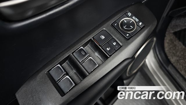 Лексус NX300h 2019 — миниатюра 29