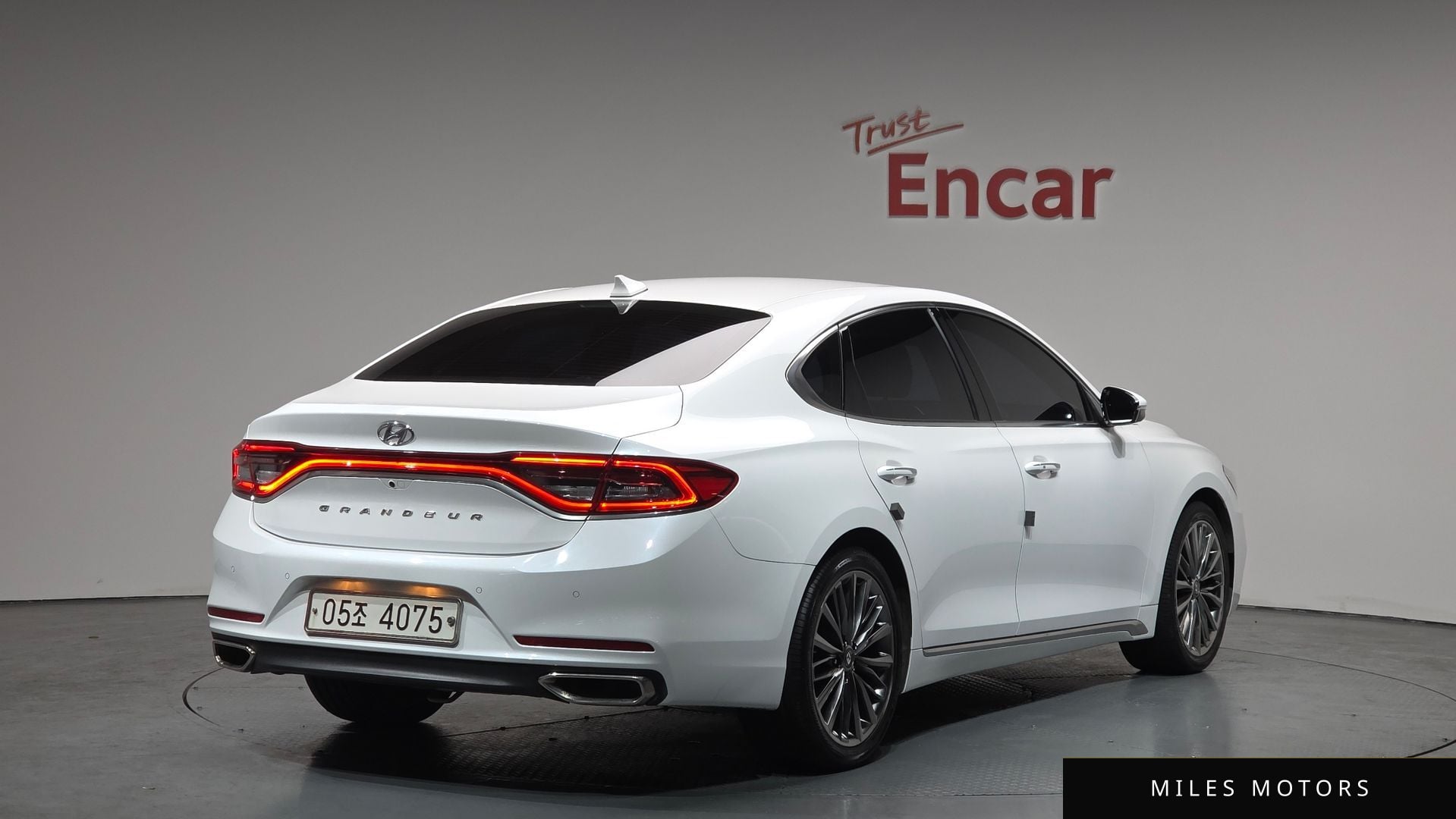 Hyundai Grandeur 2018 — фото 1 из 12