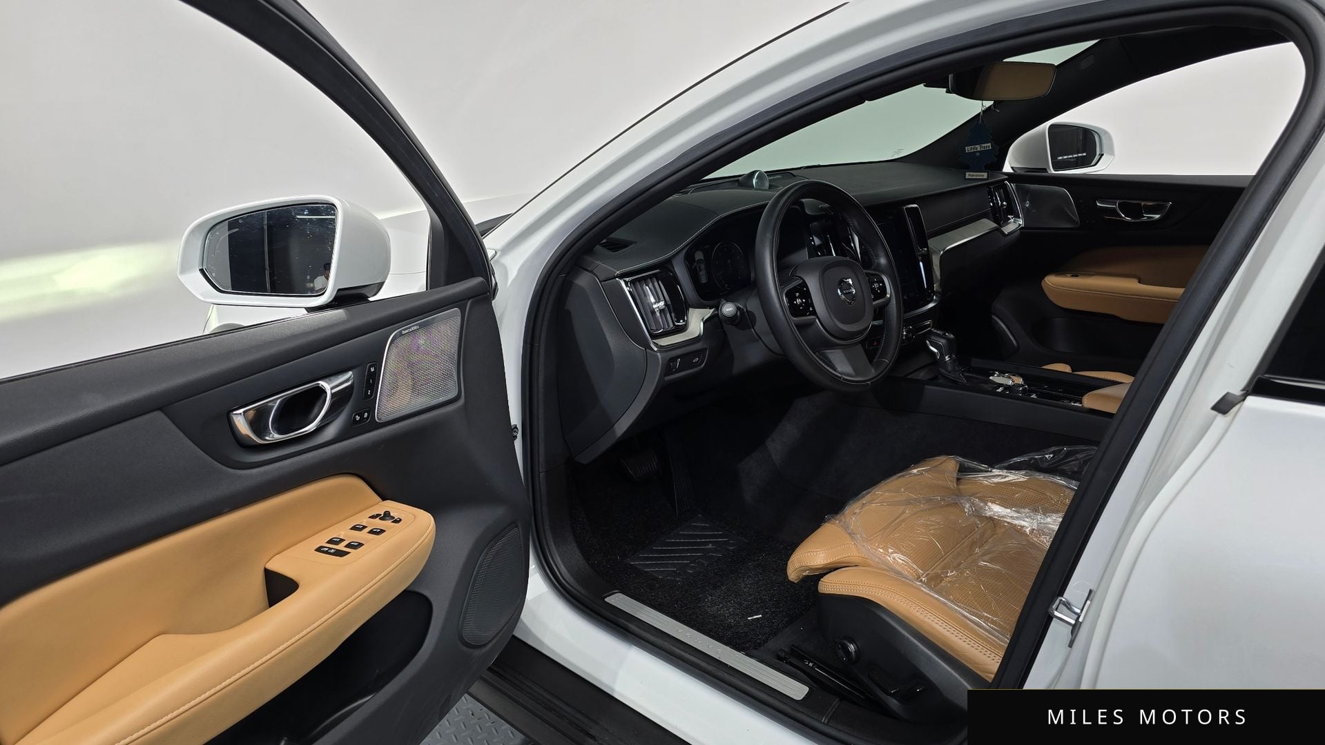 Volvo V60 크로스컨트리 2020 — миниатюра 10