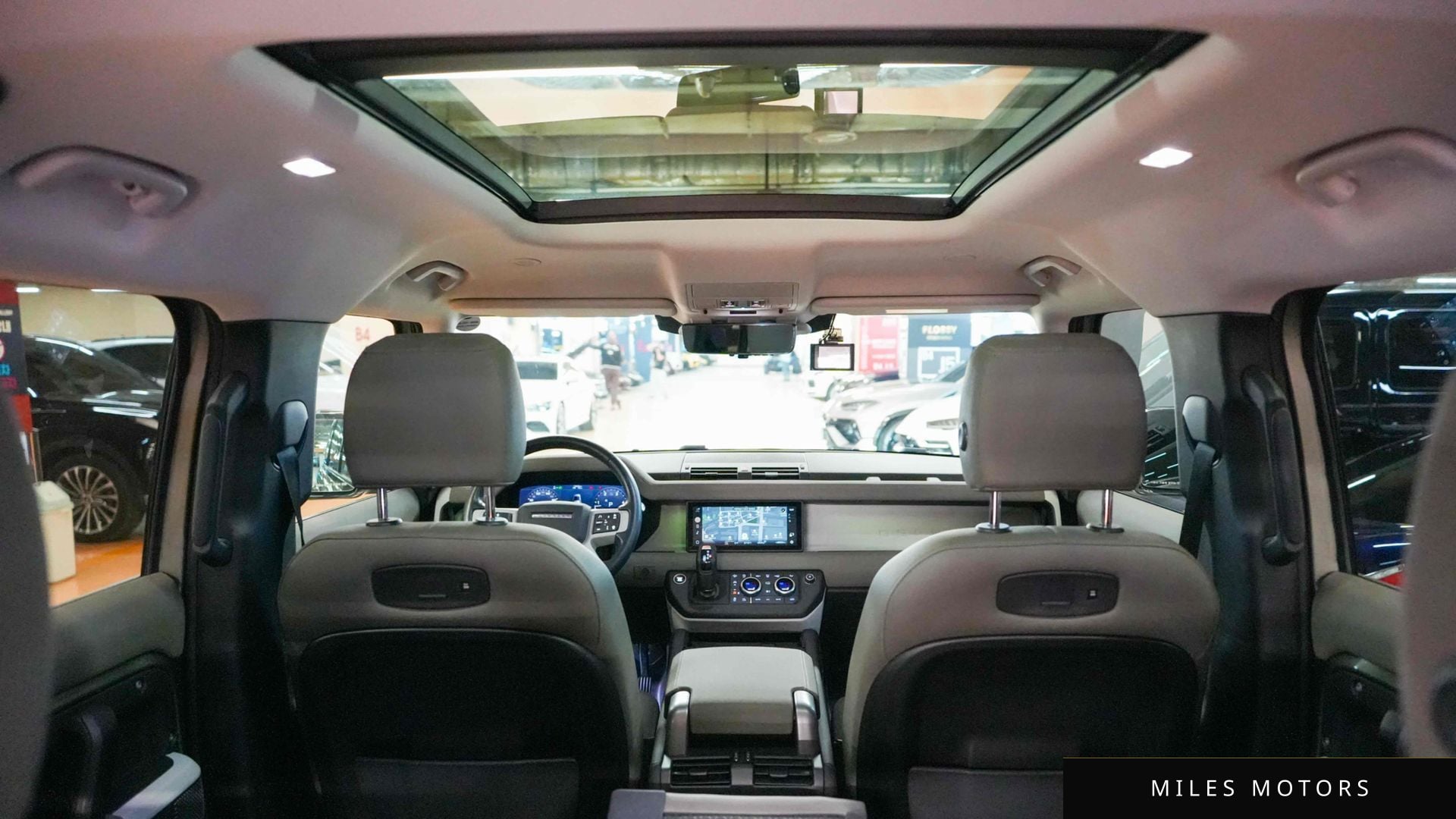 Land Rover Defender 2020 — миниатюра 11