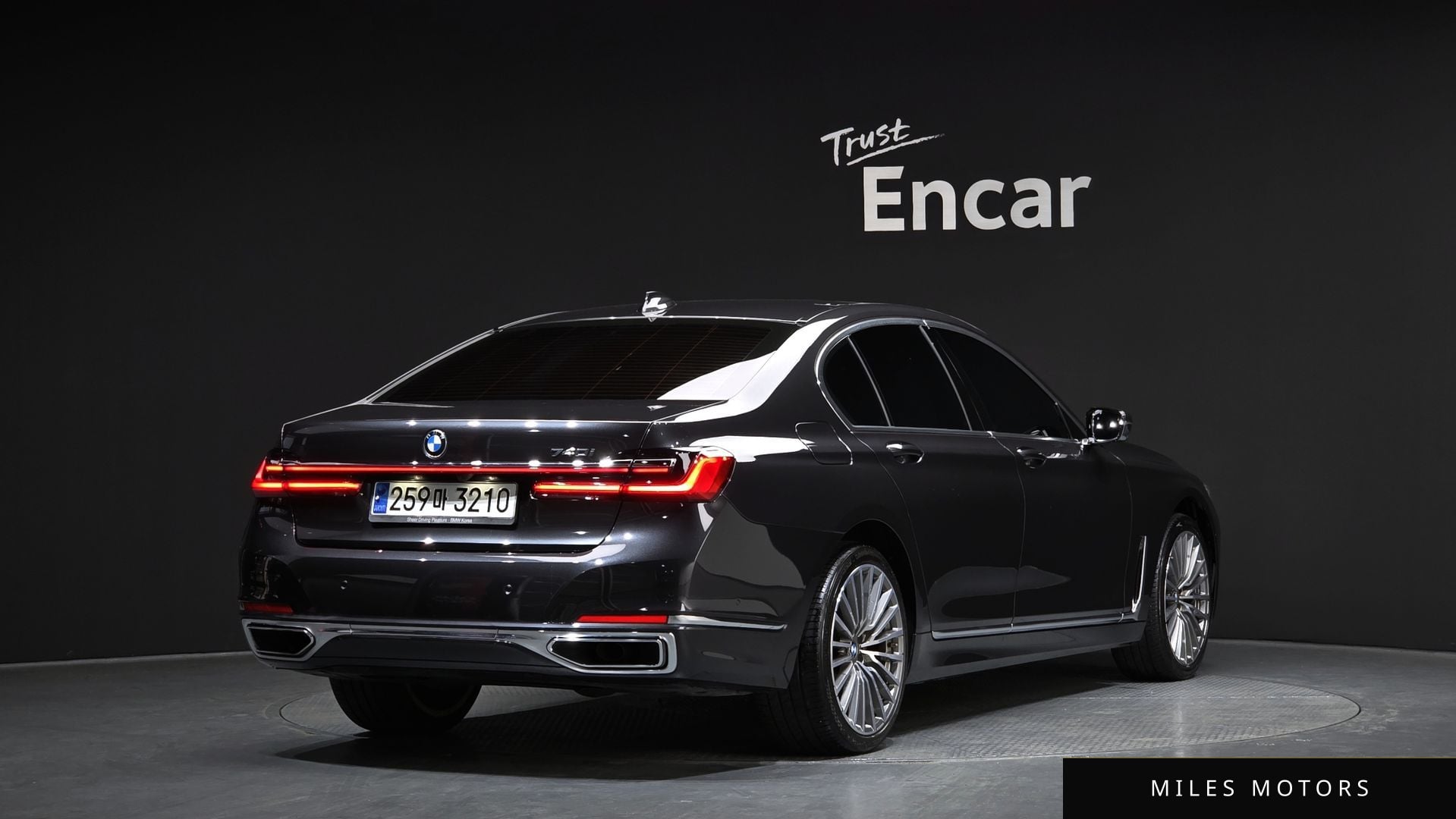 BMW 7 Series (G11) 2021 — миниатюра 2